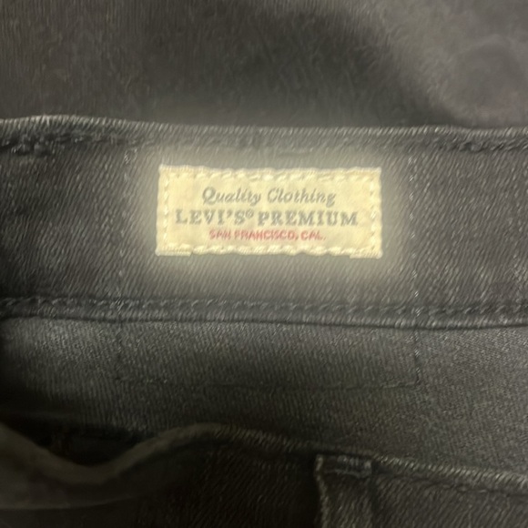 NEW!!!!! LEVI’S PREMIUM Women's Black Studded Jeans - Picture 3 of 7